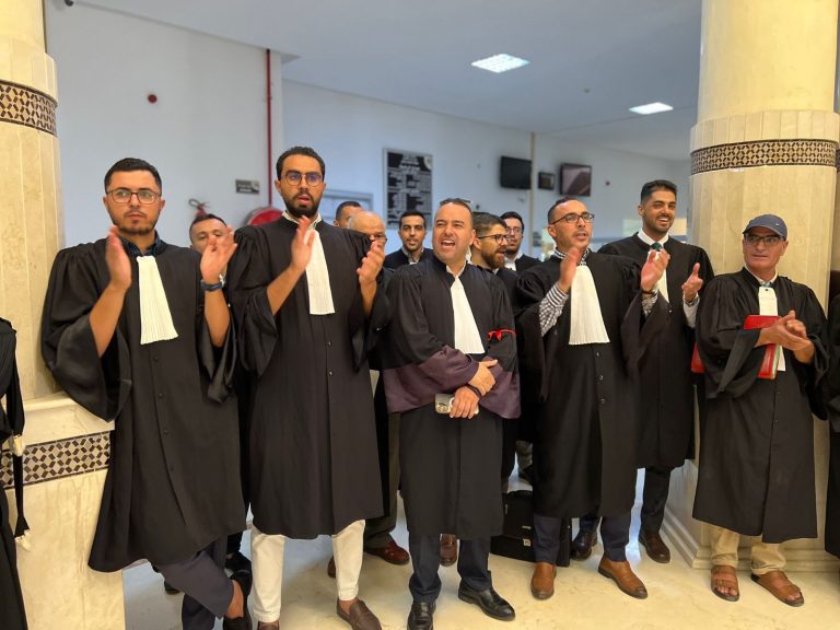 محامو الناظور يحتجون رفضاً المشاريع قوانين وزارة العدل