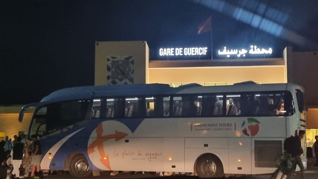 بسبب فيضان واد امسون "oncf" تؤمن رحلات للمسافرين المحاصرين في جرسيف