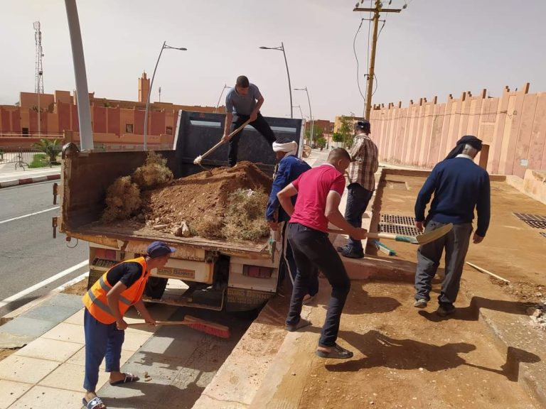 بوعرفة .. تنظيف مدخل المدينة بعد السيول المطرية