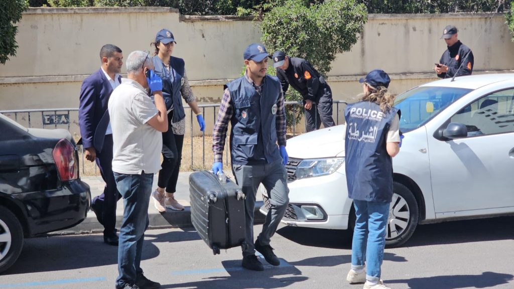 البيضاء.. حقيبة مشبوهة تستنفر الأجهزة الأمنية (فيديو)