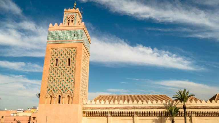 الأوقاف تدعو الائمة إلى وضع عدادات الماء والكهرباء بمنازلهم وفصلها عن المساجد