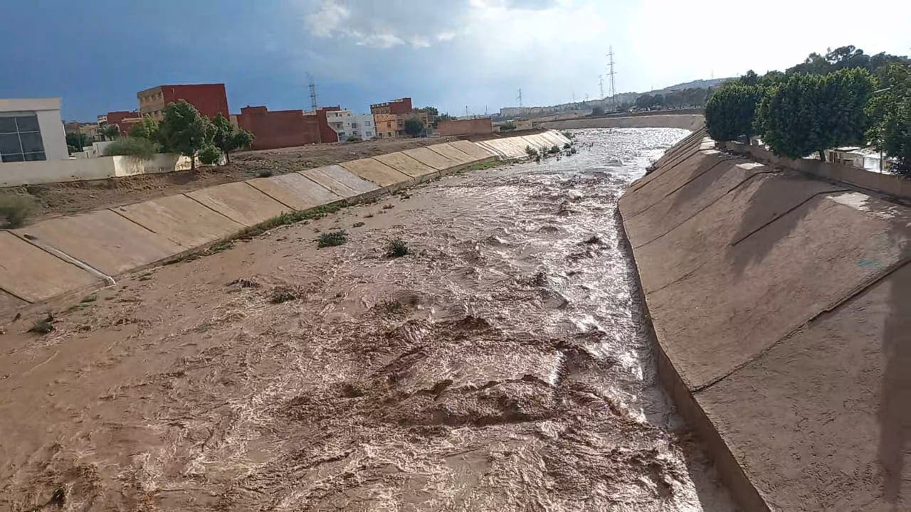 وجدة.. الأمطار الرعدية القوية تغرق بعض الأحياء