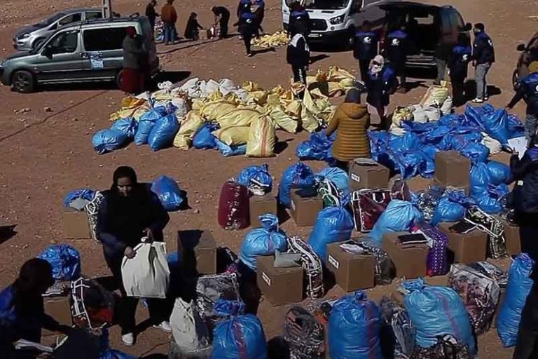 تندرارة .. السلطات تقوم بإجلاء سكان الخيام تحسبا لتقلب الاحوال الجوية