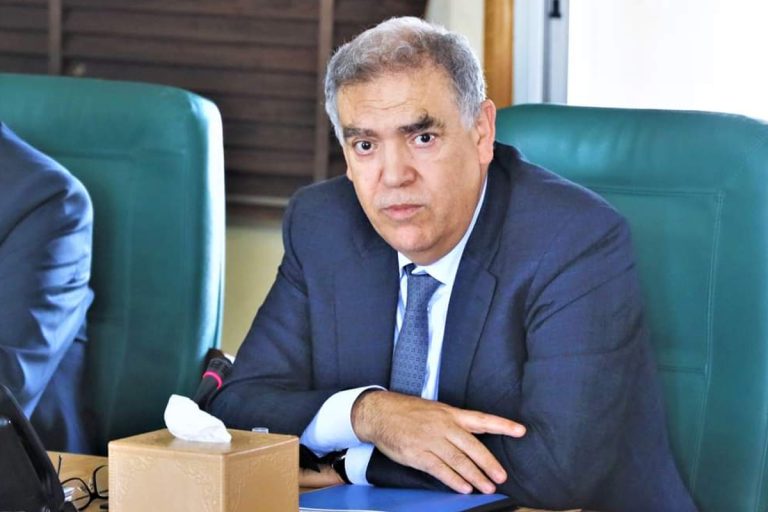 لفتيت يحارب الابتزاز وحماية الديمقراطية المحلية