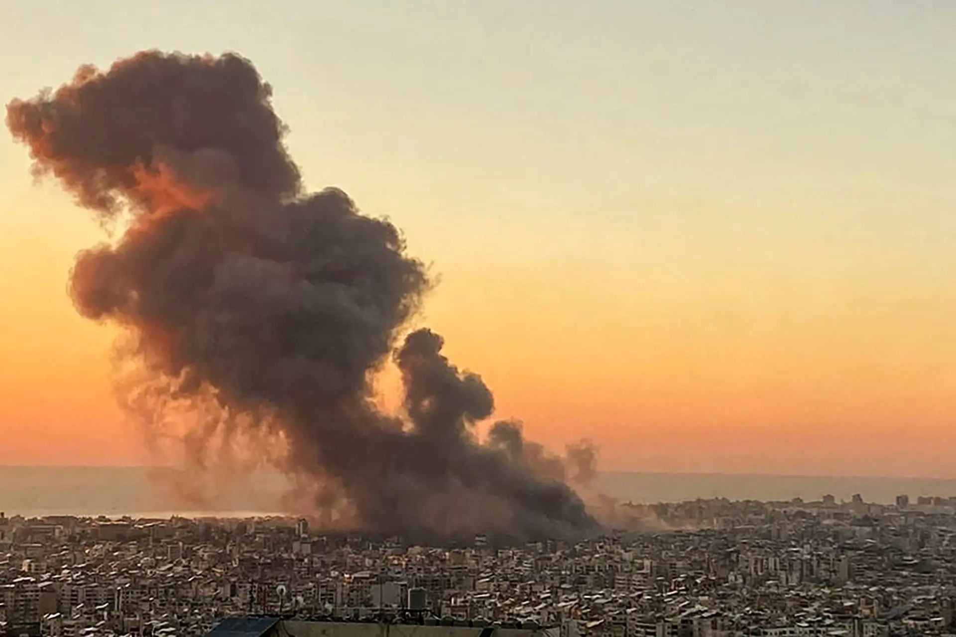 اسرائيل تقصف مقاتلين من حزب الله داخل مسجد