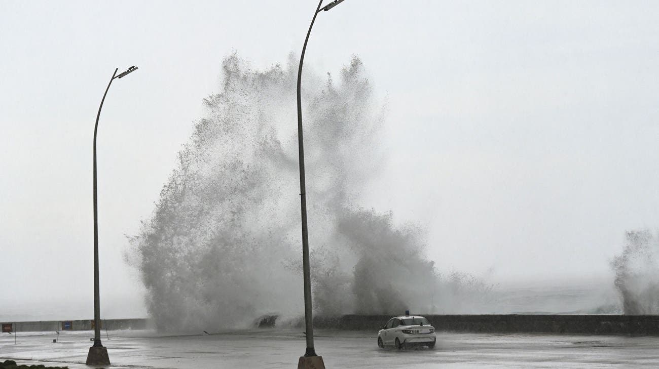 بسبب إعصار ميلتون.. قنصلية المغرب بميامي تفتح خطوط هاتفية لمساعدة الجالية