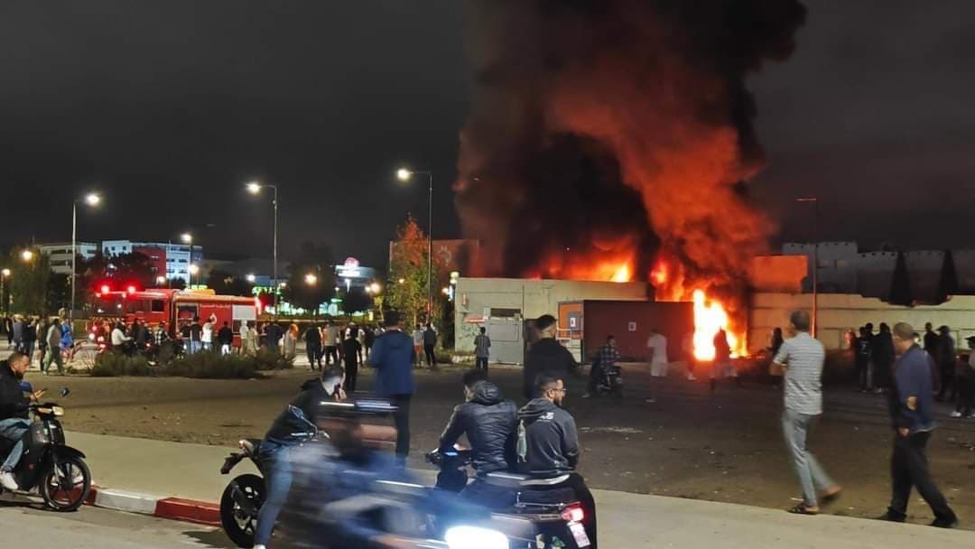 حريق مهول بضواحي طنجة يستنفر السلطات