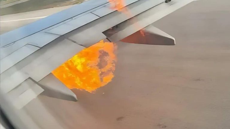 حريق بطائرة