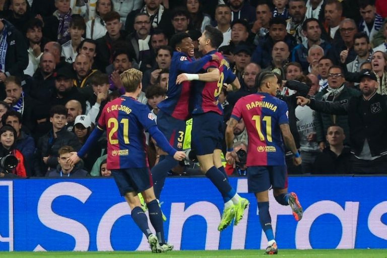الدوري الإسباني.. برشلونة يكتسح ريال مدريد على أرضه في "الكلاسيكو" (فيديو)