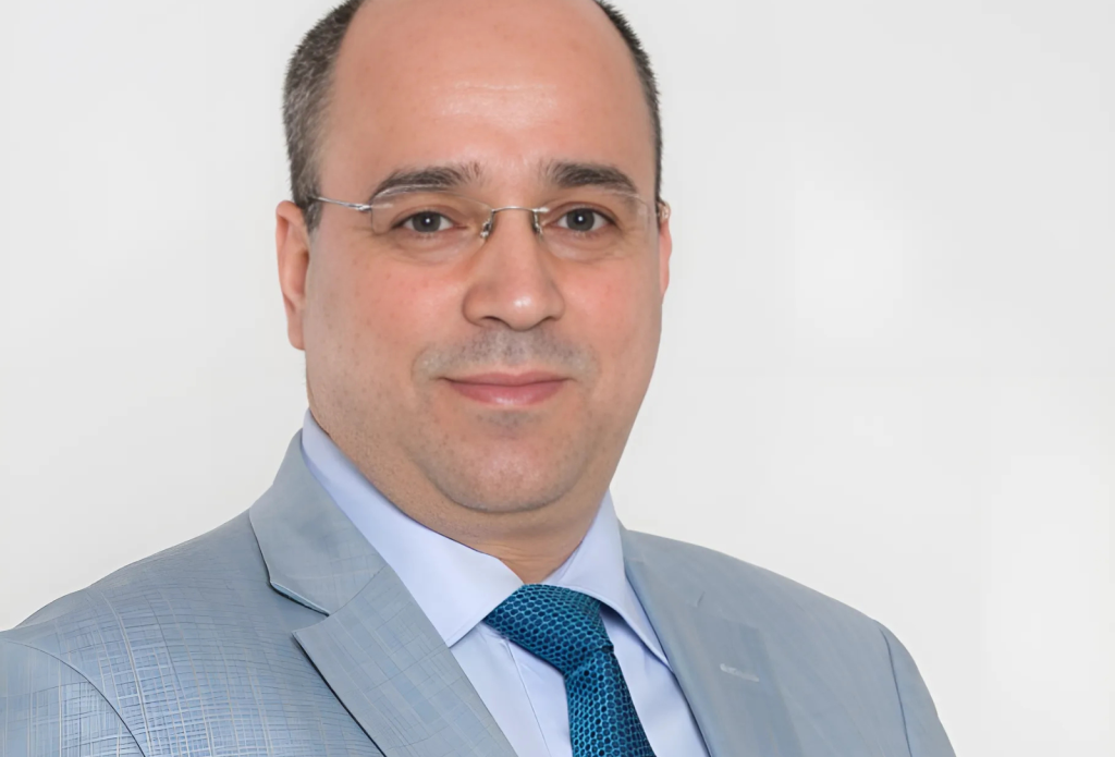 أنور مالك: "النظام الجزائري عصابة مجرمين لا تهتم بمصلحة الشعب"