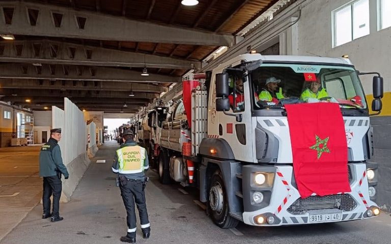 "جنود الصحراء".. الصحافة الإسبانية تتغنى بفرق الإنقاذ المغربية في فالنسيا