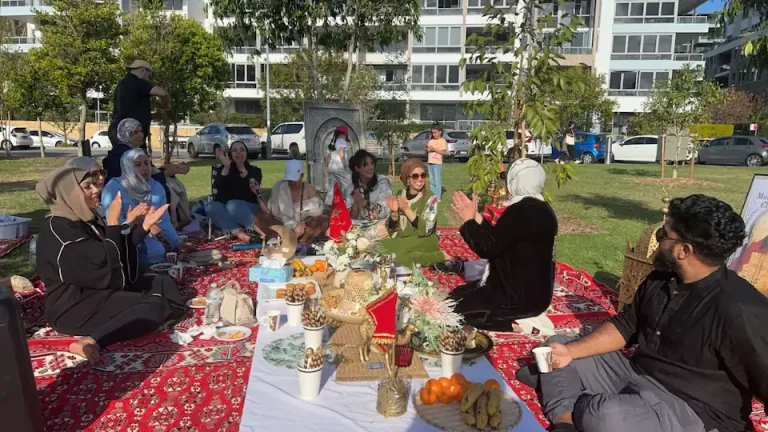 "رسالة للوحدة والسلام".. مغاربة سيدني يحتفون بالذكرى ال49 للمسيرة الخضراء