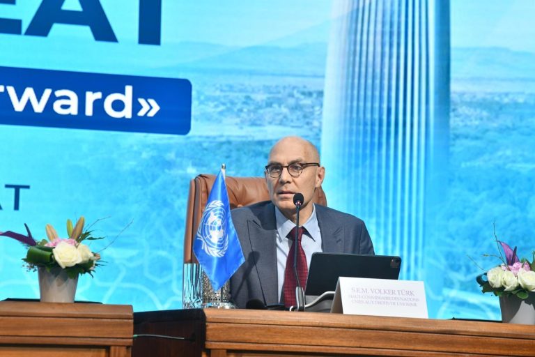 المفوض الأممي لحقوق الإنسان : المغرب يحتذى به في" مكافحة التطرف"
