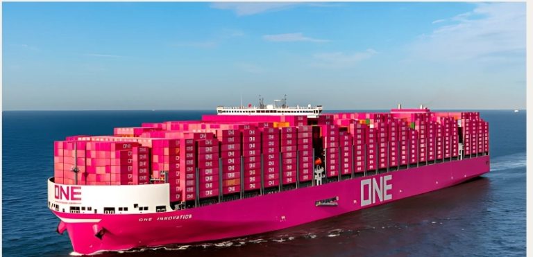سفينة لشركة الشحن اليابانية Ocean Network Express (ONE)