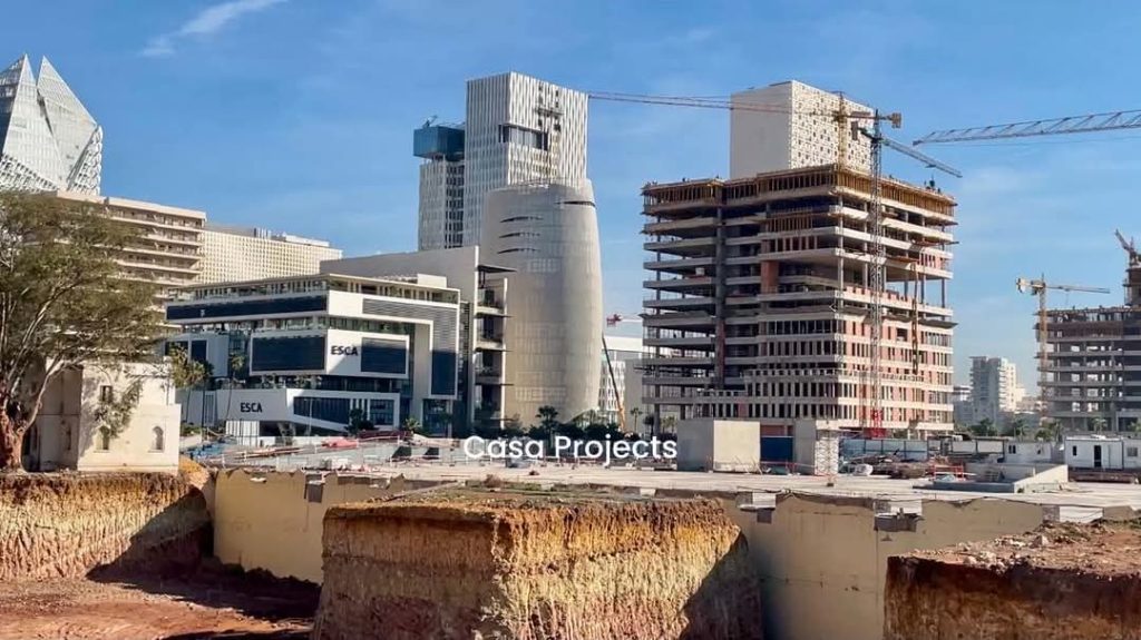 أشغال يناء مرآب تحت أرضي بمنطقة كازا أنفا في الدار البيضاء