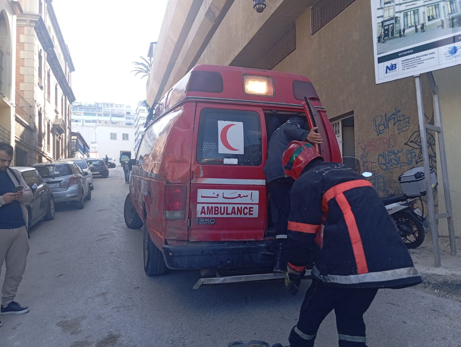 طنجة.. إنقاذ عامل بعد انهيار جزء من ورش بناء في حي إسبانيول (صور)