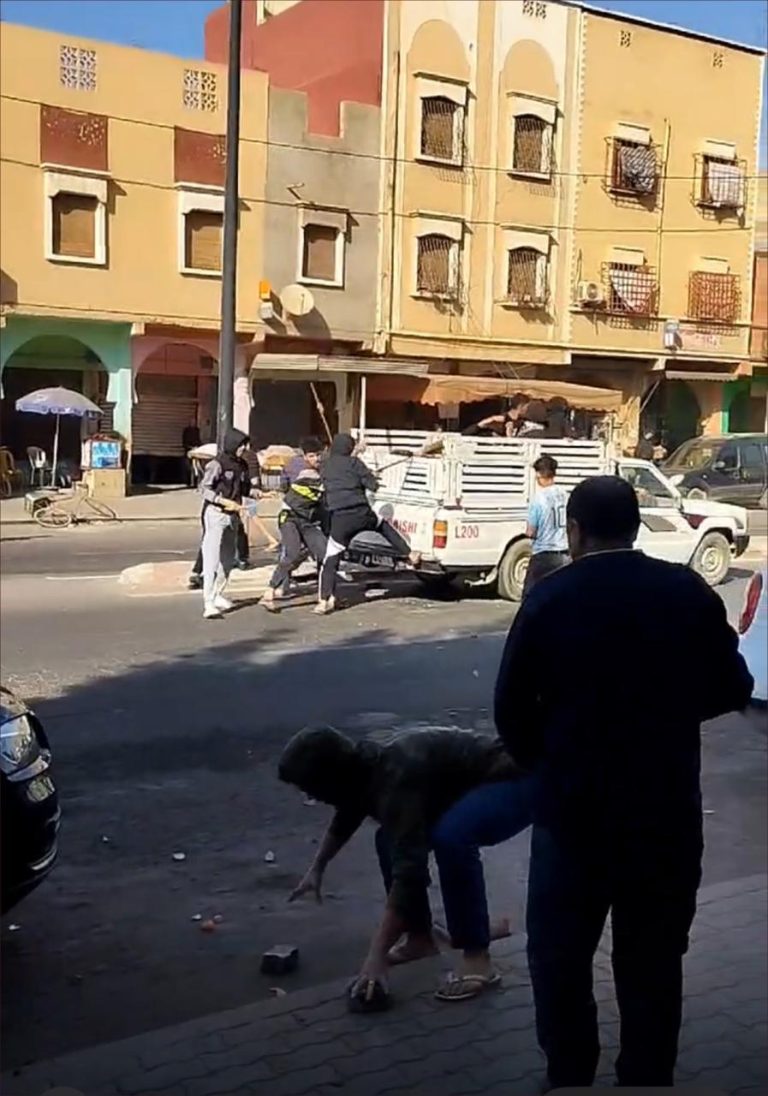 تارودانت ..مجهولون يهاجمون سيارة بمركز الكفيفات ويثيرون الرعب وسط غياب أمني
