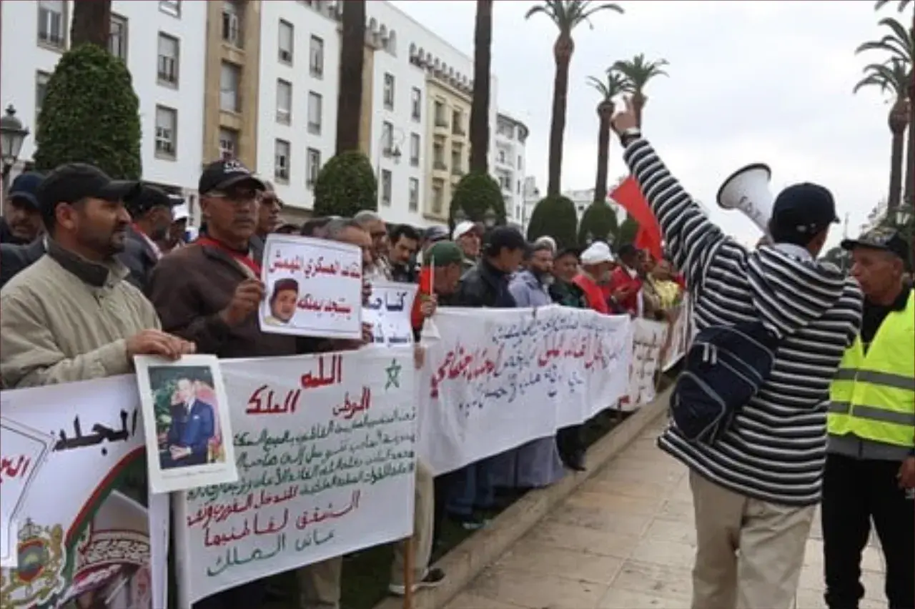 احتجاجا ...قدماء “الجيش” يطالبون بتحسين ظروف العيش