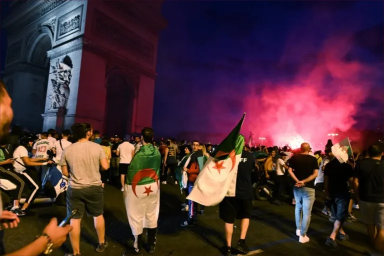 صورة تعبيرية للجالية الجزائرية في فرنسا
