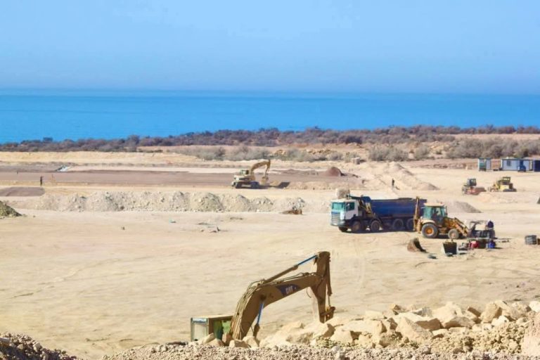 أشغال بناء وتجهيز أربعة ملاعب لكرة القدم بأكادير