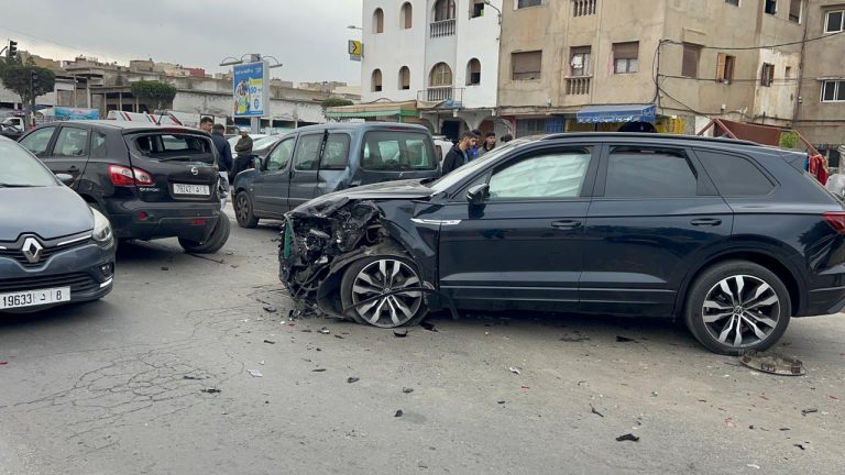 البيضاء.. سكتة قلبية تنهي حياة شخص داخل سيارته وتتسبب في اصطدامها بأخرى (صورة)