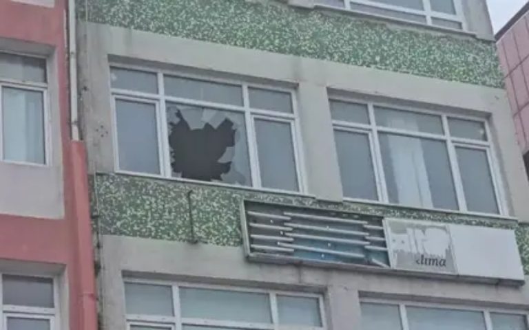 تركيا.. شجار ينتهي بإلقاء شاب مغربي من نافذة مبنى باسطنبول