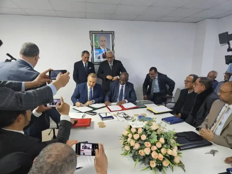 لحظة التوقيع