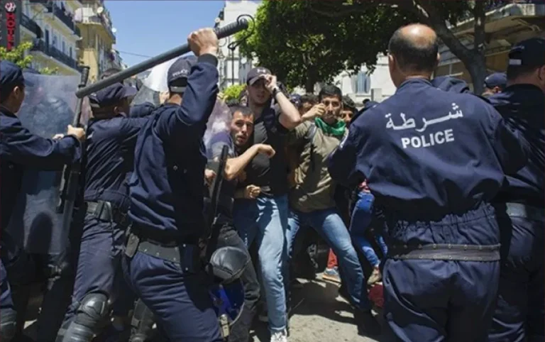 احتجاجات المواطنين الجزائريين