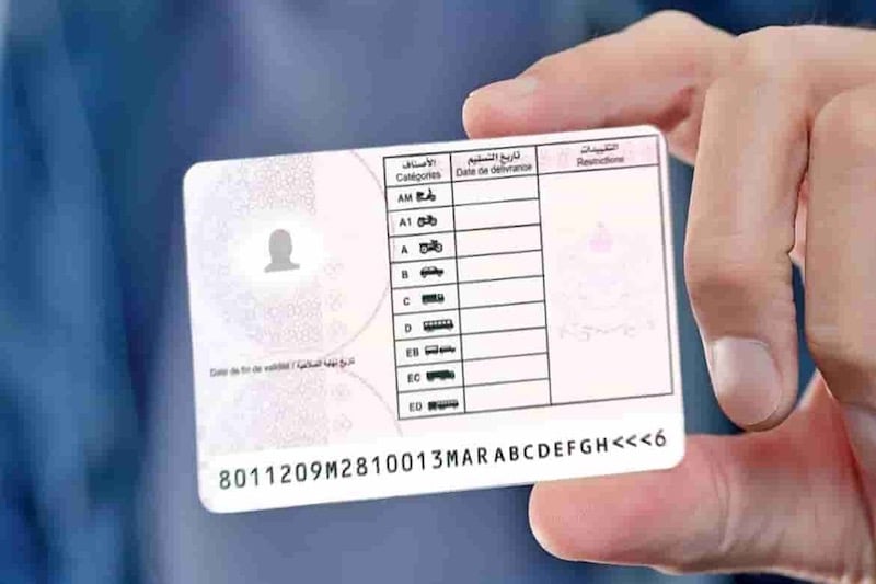 الجالية المغربية بإسبانيا تناشد الملك لحل إشكالية رخصة السياقة