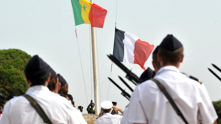 فرنسا تبدأ في الانسحاب العسكري من السنغال