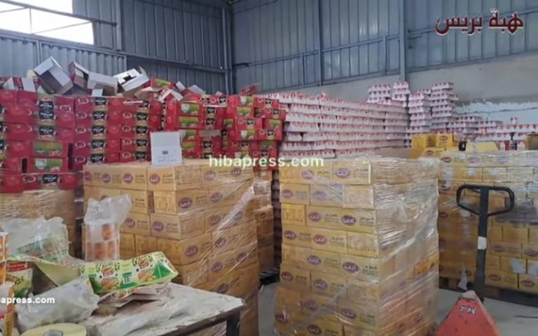 يمتلكه جزائري.. مداهمة مستودع مخصص لتغيير تواريخ صلاحية مواد فاسدة بالبيضاء (فيديو)