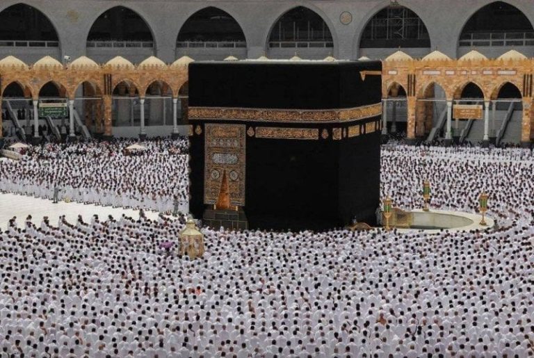 الملايين يتوافدون على الحرم المكي لحضور ختم القرآن