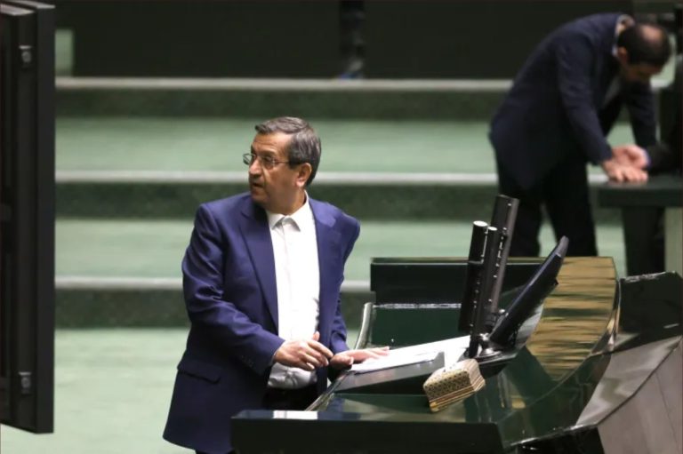 وزير المالية الإيراني عبد الناصر همتي