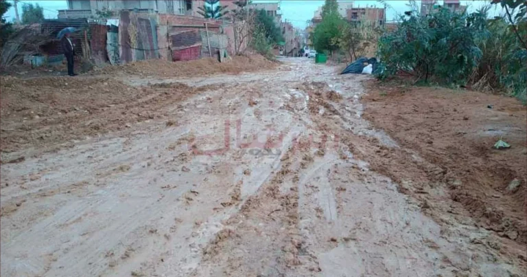 طريق متهالكة بالجزائر