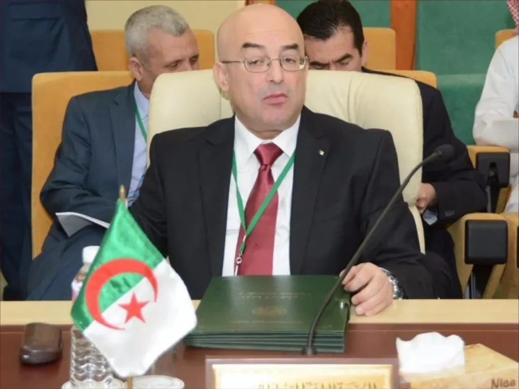 وزير الداخلية الجزائري الأسبق صلاح الدين دحمون