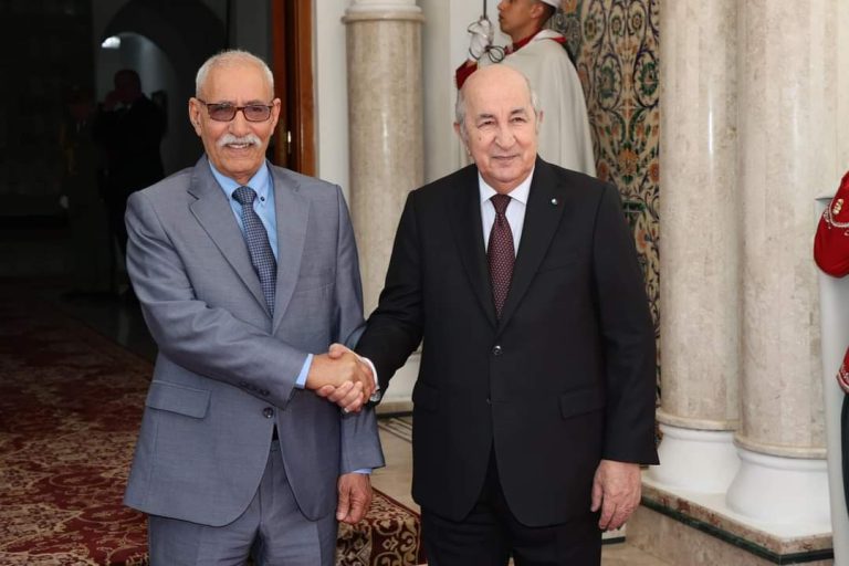 زعيم مرتزقة البوليساريو "إبراهيم غالي" مع لرئيس الجزائري "عبد المجيد تبون