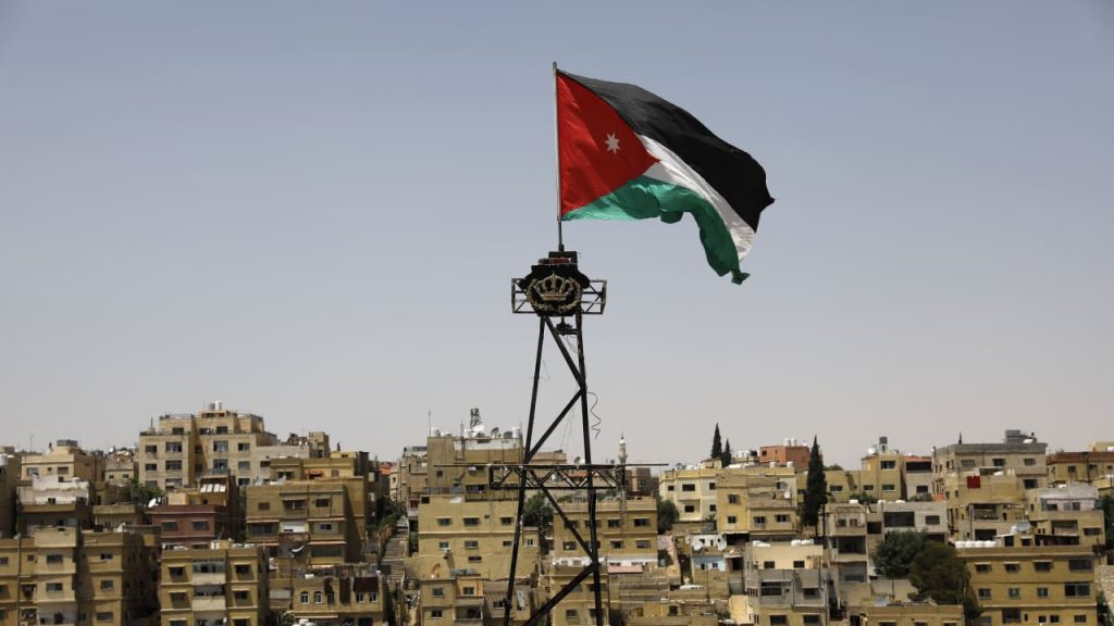 الأردن تعلن حظر أنشطة جماعة الإخوان ويغلق كافة مكاتبها