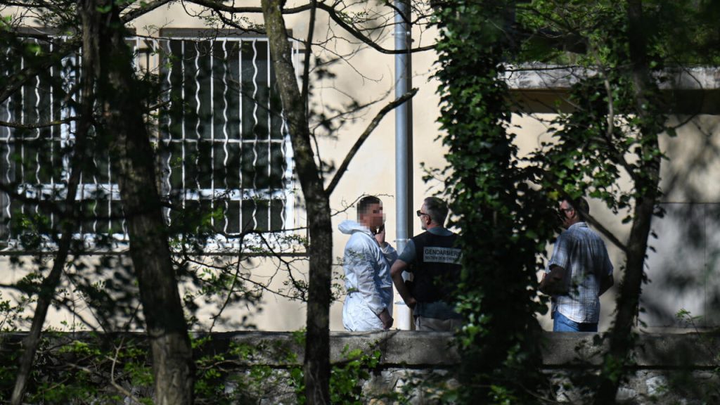 صورة من مكان حادث الطعن