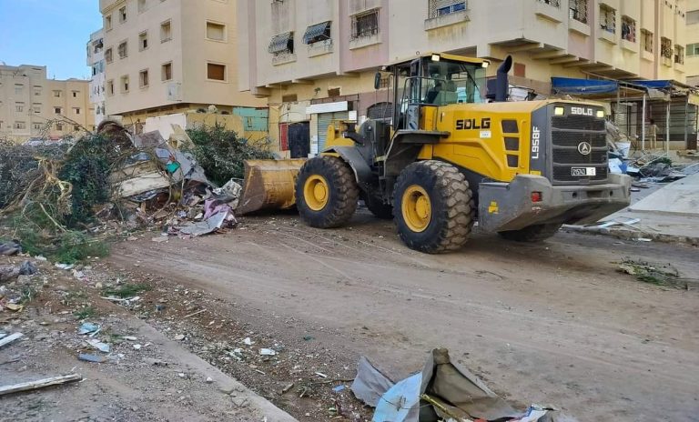 حملة تحرير الملك العمومي تصل لسيدي رحال الشاطئ