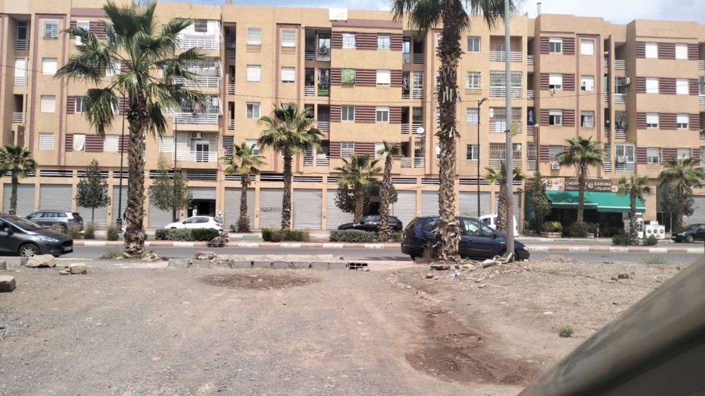 مراكش.. مطالب بفتح طريق حيوي لفائدة ساكنة إقامة سكنية بمنطقة برادي 2