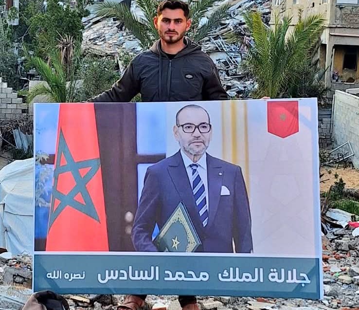 مواطن غزاوي يرد على التطاول الجزائري على الملك بباريس