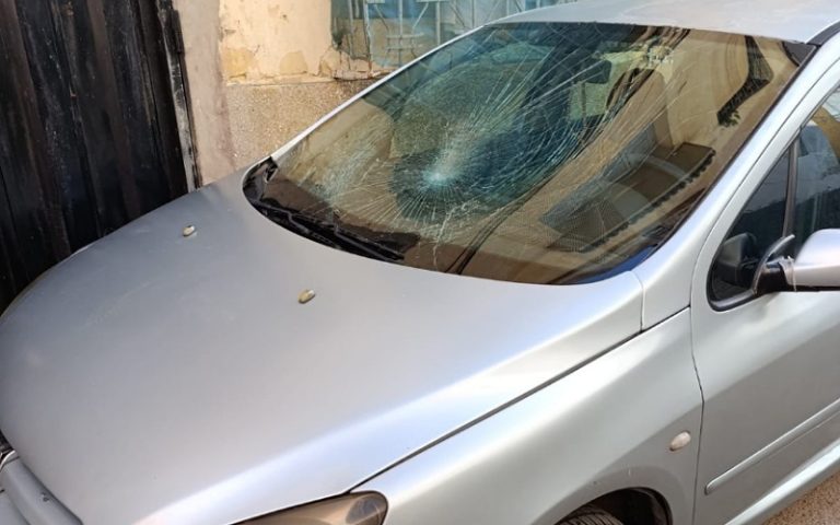 للمرة الثالثة.. شخص يهشم سيارات بحي "الخيرية 2" بمدينة المحمدية
