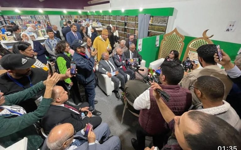 الرباط..نور الدين الرياحي يوقع روايته الأولى “الصخرة” بحضور شخصيات وازنة