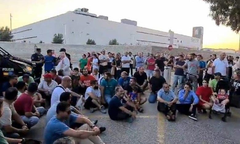 إغماء وسط الجحيم الحدودي… معبر بني أنصار يتحول إلى فخ يومي للعابرين 1 إغماء وسط الجحيم الحدودي… معبر بني أنصار يتحول إلى فخ يومي للعابرين