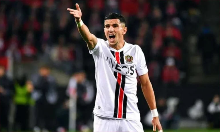 اللاعب الجزائري يوسف عطال
