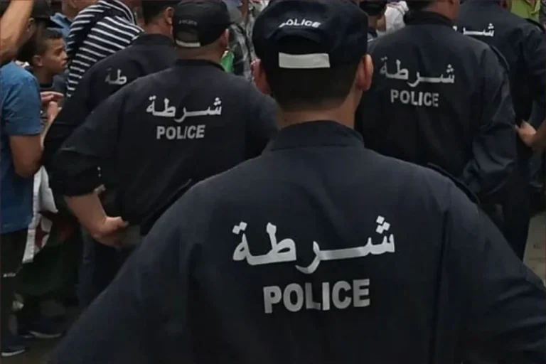 شرطي جزائري
