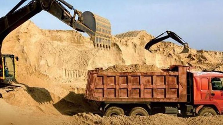 جماعة الويدان بمراكش تواجه كارثة بيئية بسبب استغلال مقلع عشوائي للرمال (صورة)