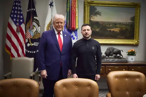 وزارة الخزانة الأمريكية تعلن توقيع اتفاقية المعادن بين واشنطن وكييف