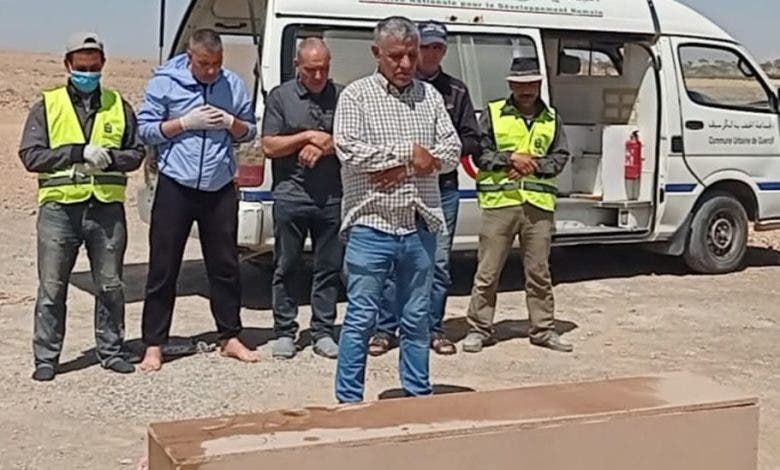 جرسيف.. دفن جثة مجهولة بعد 6 أشهر من العثور عليها ببئر مهجور 1 جرسيف.. دفن جثة مجهولة بعد 6 أشهر من العثور عليها ببئر مهجور