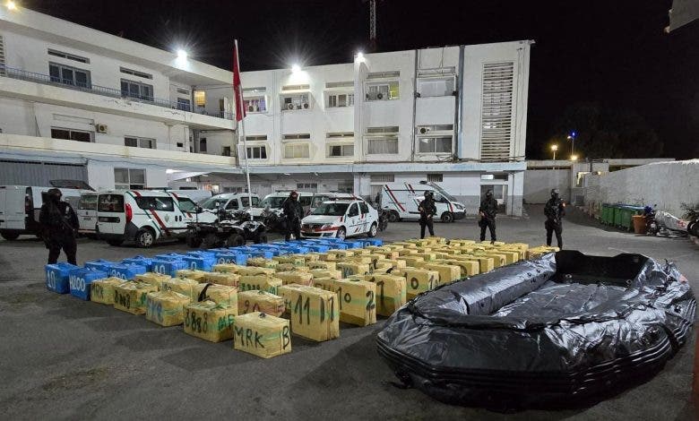 أكادير.. إيقاف شخص وحجز أزيد من 4 أطنان من مخدر الشيرا 1 أكادير.. إيقاف شخص وحجز أزيد من 4 أطنان من مخدر الشيرا